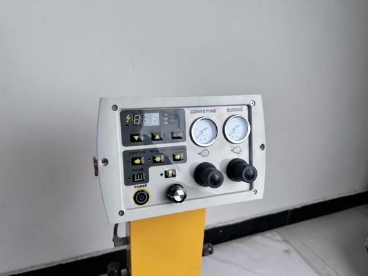 Macchina di spruzzo di vernice con rivestimento elettrostatico in polvere con richieste dei clienti di colore del rivestimento