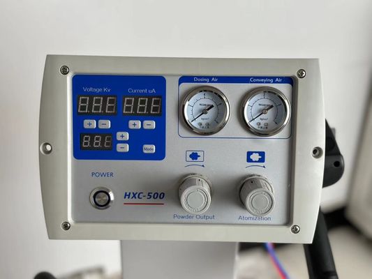 Macchine per il rivestimento in polvere di superfici metalliche con pistole di spruzzatura elettrostatiche manuali